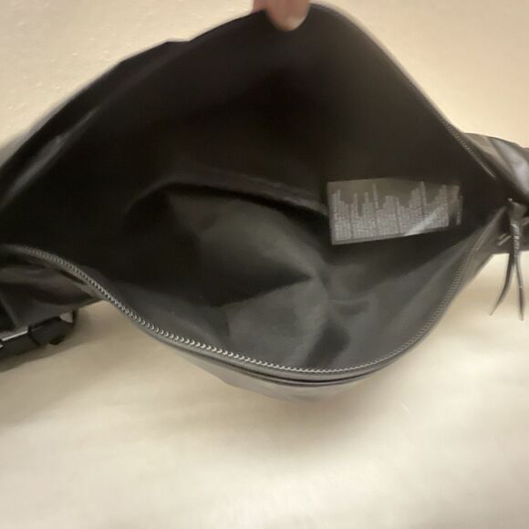 Free People FP Movement Black FannyPack Sling Bag NWOT - Picture 9 of 10